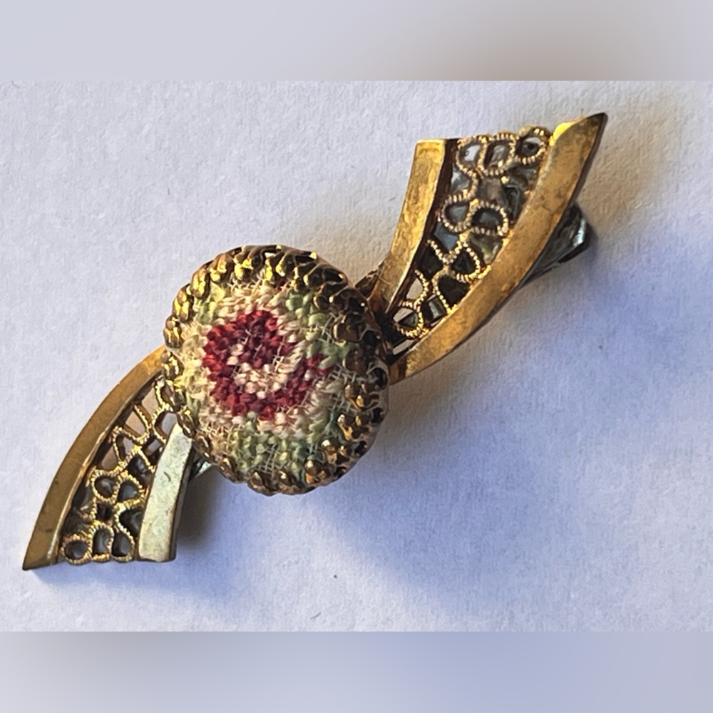 Vintage Signed Lady Ellen Gold/Brass Tone Embroidered Hair Clip